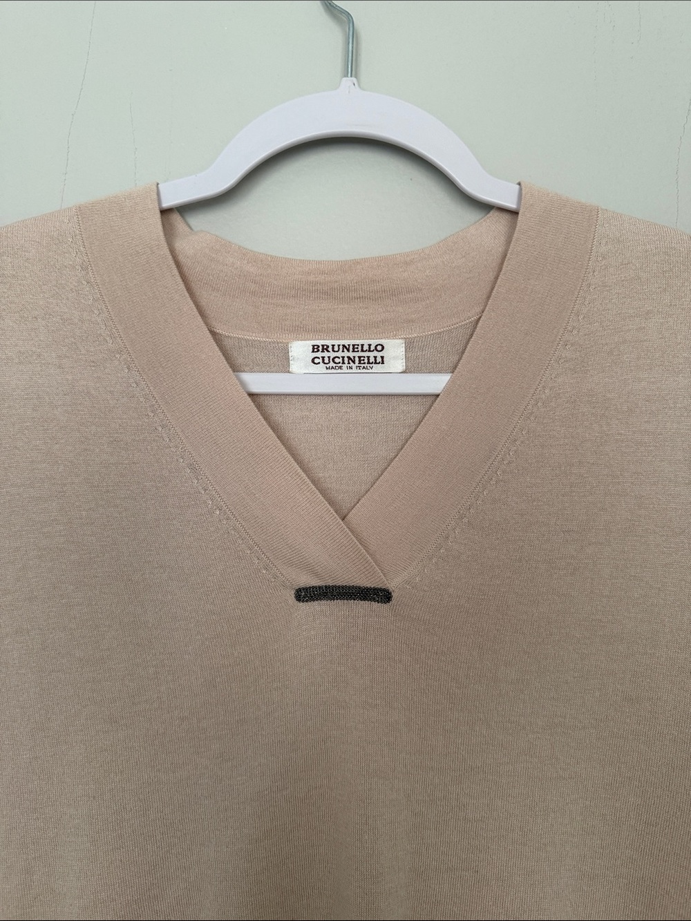 Brunello Cucinelli Beige Fine Knit V-Neck Sweater Top Made in Italy